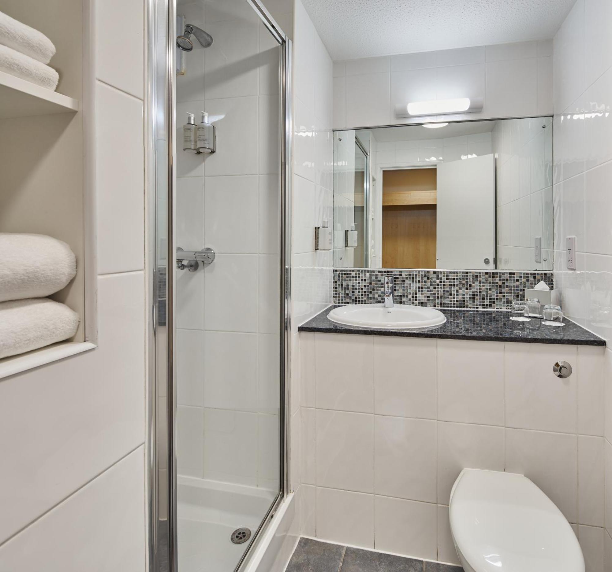 Leonardo Inn Aberdeen Airport Dyce Dış mekan fotoğraf